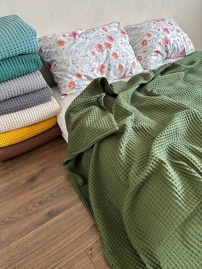 зелене вафельне покривало на ліжку розмірів 160 x 210, 180 x 220, 200 x 230, 220 x 240, 230 x 260, 230 x 280
